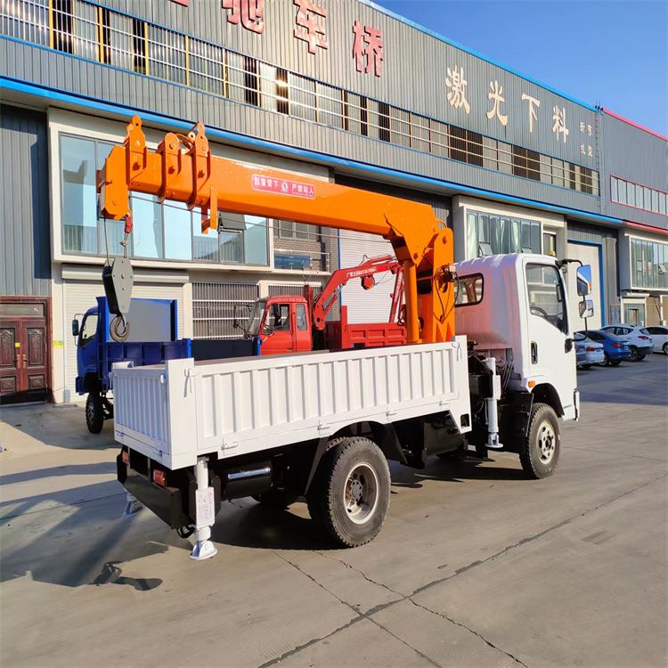 番禺区三轮随车吊定制 农用改装机自备吊中瑞长期出售